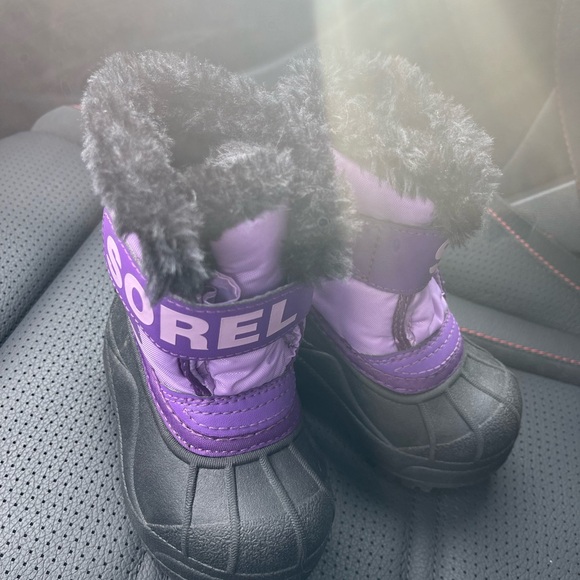 Toddler Size 5 Sorel Winter Boots - Picture 3 of 5